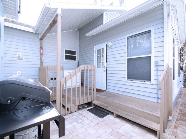 Three Bedroom Plus Den Clearwater Rental with Private Pool