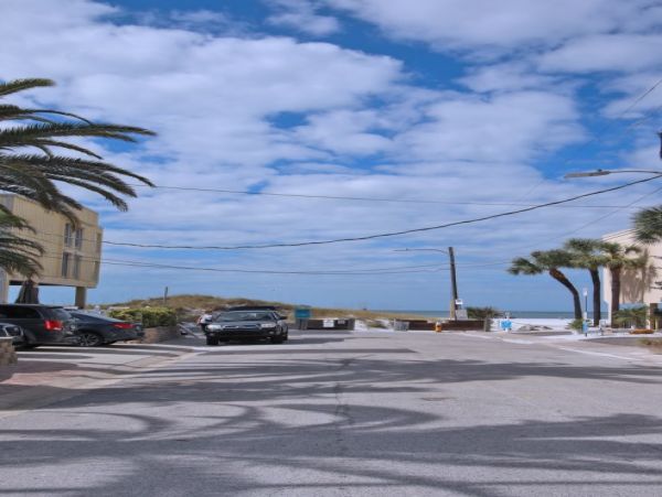 Three Bedroom Plus Den Clearwater Rental with Private Pool