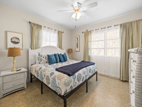 Clearwater Three Bedroom Vacation Home Sleeps Twelve