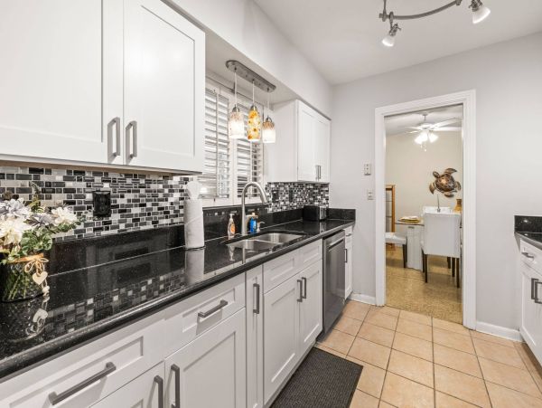 Clearwater Three Bedroom Vacation Home Sleeps Twelve