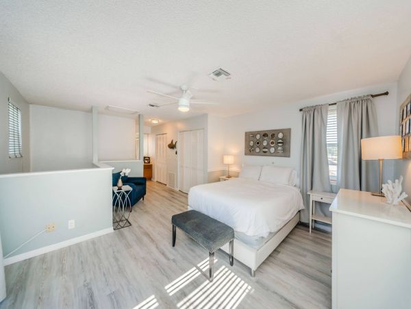 Beautiful 5 Bedroom Indian Rocks Beach Vacation Home