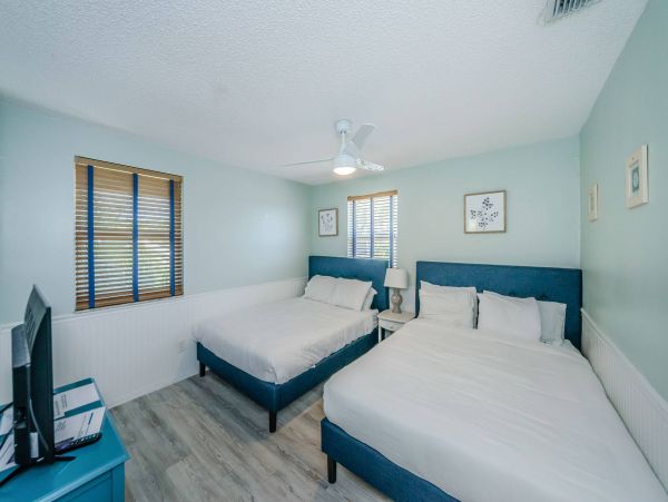 Beautiful 5 Bedroom Indian Rocks Beach Vacation Home