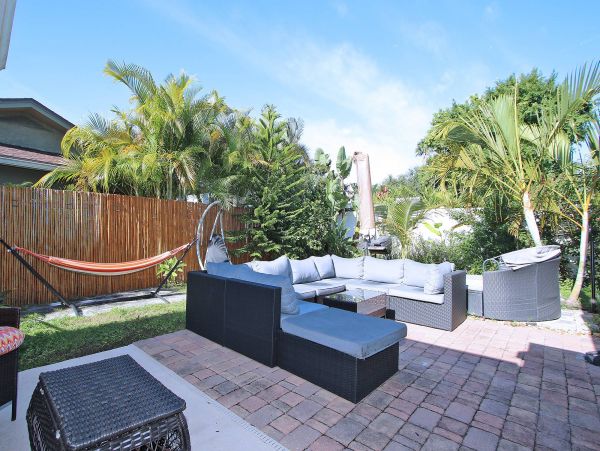 Beach Vacation Cottage in Indian Rocks with Private Pool