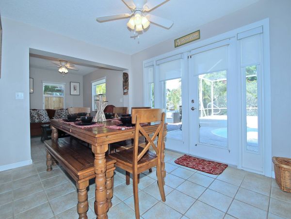 Beach Vacation Cottage in Indian Rocks with Private Pool