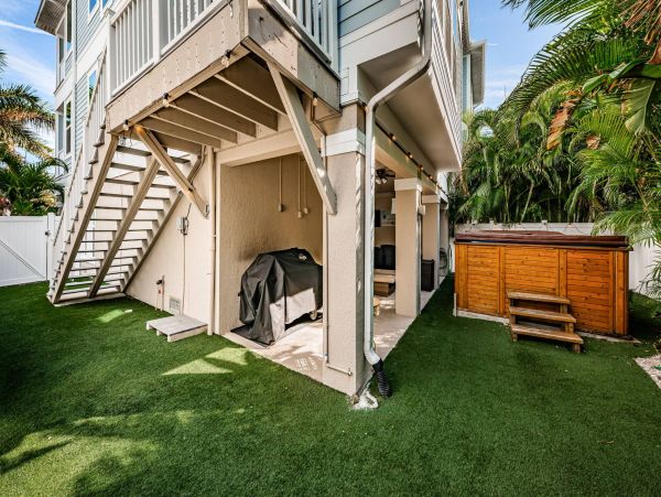 Steps to Beach Redington Beach Vacation Duplex