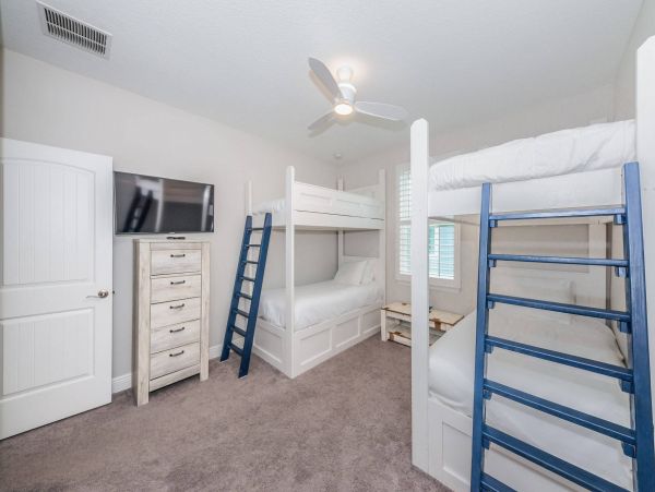 Redington Beach 4 Bedroom Home Walk to Beach