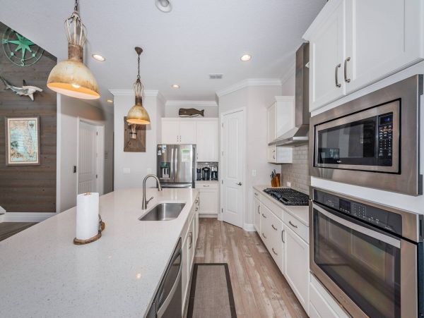 Redington Beach 4 Bedroom Home Walk to Beach