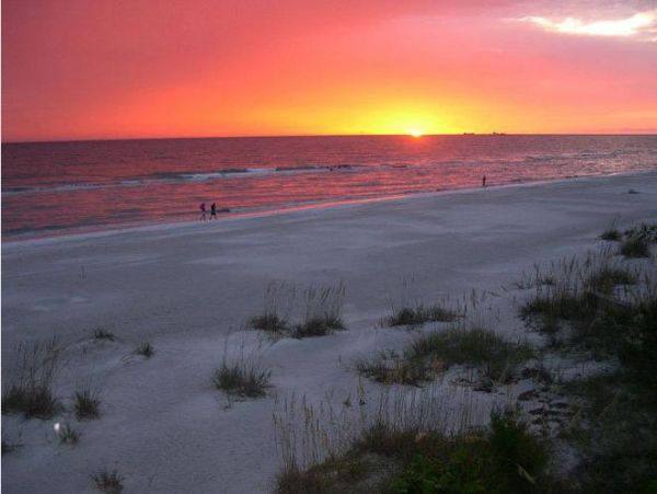 Redington Beach 4 Bedroom Home Walk to Beach