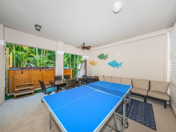 Redington Beach 4 Bedroom Home Walk to Beach