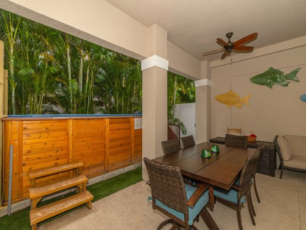Redington Beach 4 Bedroom Home Walk to Beach