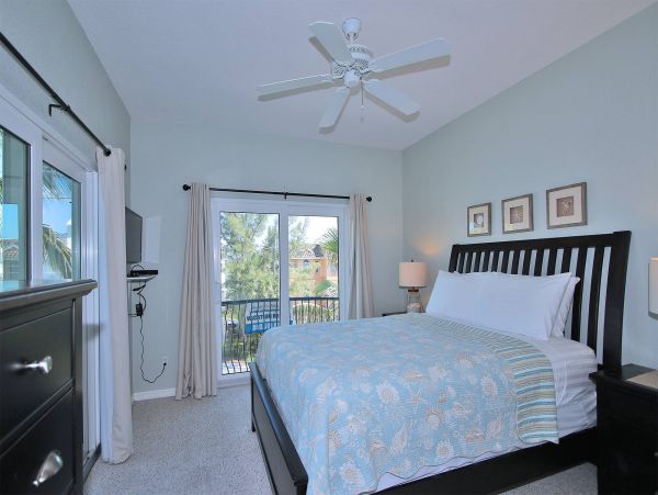 Beachfront Vacation Home in Treasure Island Sleeps 14 Guests