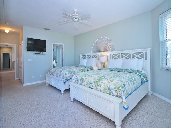 Beachfront Vacation Home in Treasure Island Sleeps 14 Guests