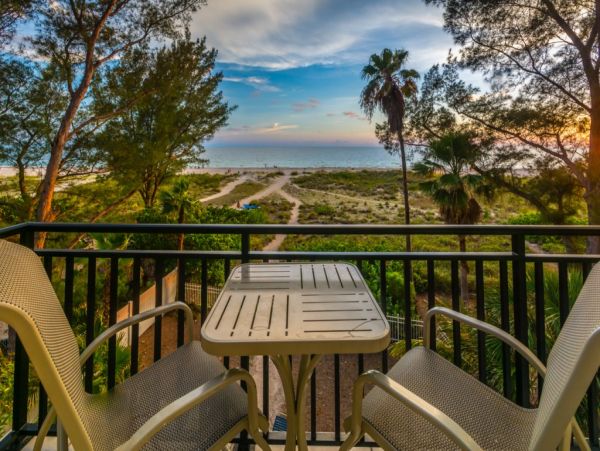 Beachfront Vacation Home in Treasure Island Sleeps 14 Guests