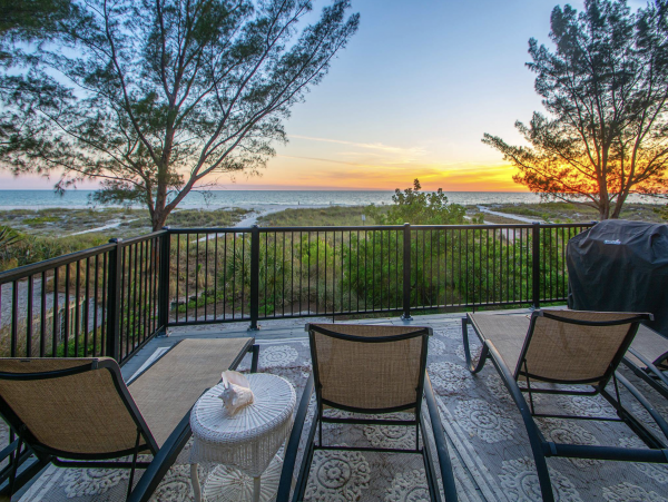 Treasure Island Beachfront Vacation Rental 5-Bedroom Home with Balconies & Pool Table