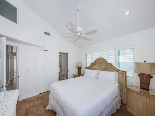 Treasure Island Beachfront Vacation Rental 5-Bedroom Home with Balconies & Pool Table