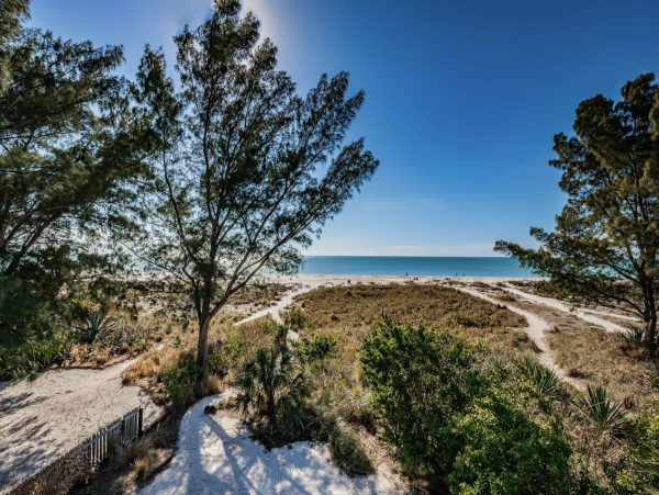 Treasure Island Beachfront Vacation Rental 5-Bedroom Home with Balconies & Pool Table