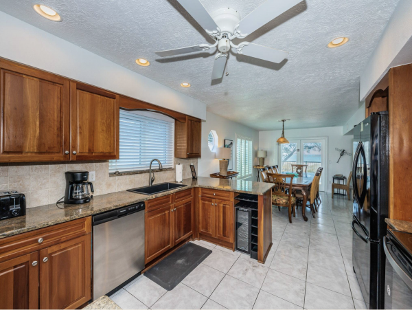 Treasure Island Beachfront Vacation Rental 5-Bedroom Home with Balconies & Pool Table