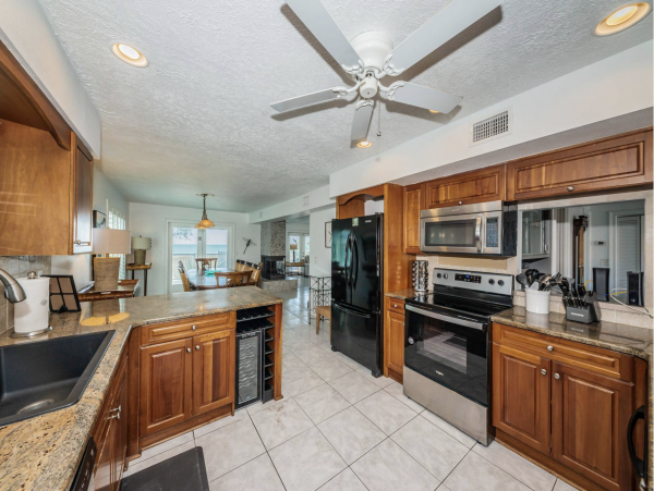 Treasure Island Beachfront Vacation Rental 5-Bedroom Home with Balconies & Pool Table