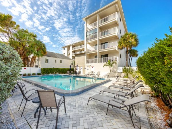 Beachfront Vacation Condo in Clearwater Beach Sleeps 8 Guests