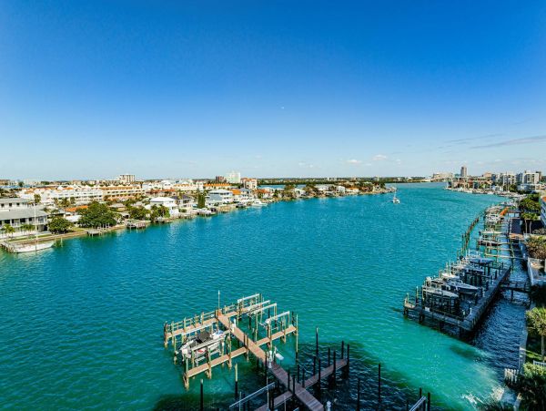Clearwater Waterfront Vacation Condo Sleeps 10 Rare Find! Three Min Walk to the Sand!