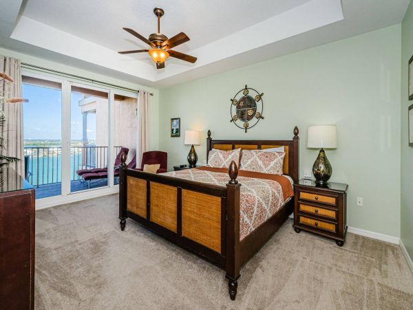 Clearwater Waterfront Vacation Condo Sleeps 10 Rare Find! Three Min Walk to the Sand!