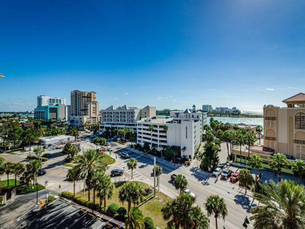 Clearwater Waterfront Vacation Condo Sleeps 10 Rare Find! Three Min Walk to the Sand!
