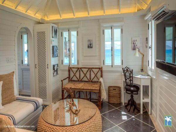 Anguilla Home 958021
