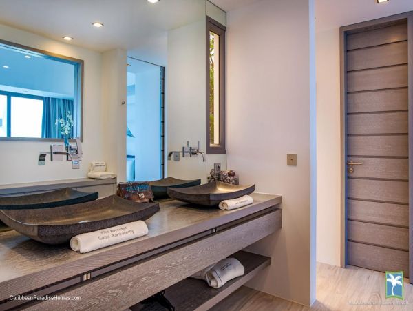 St. Barts Home 958087