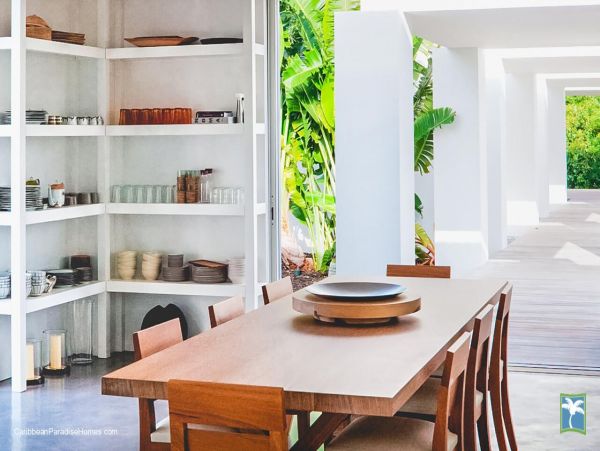 St. Barts Home 958091