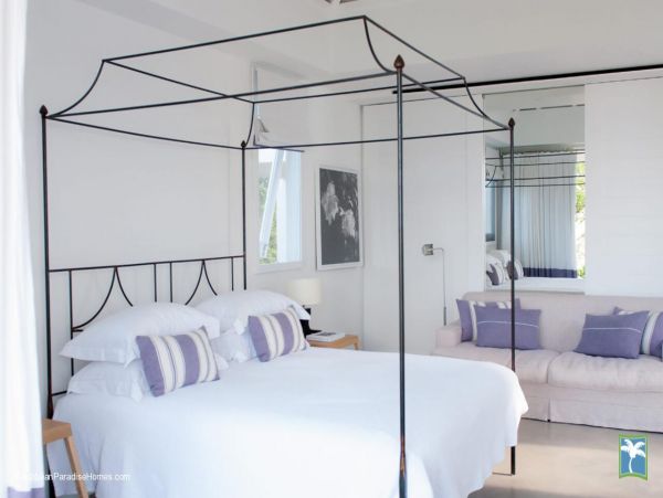 St. Barts Home 958091