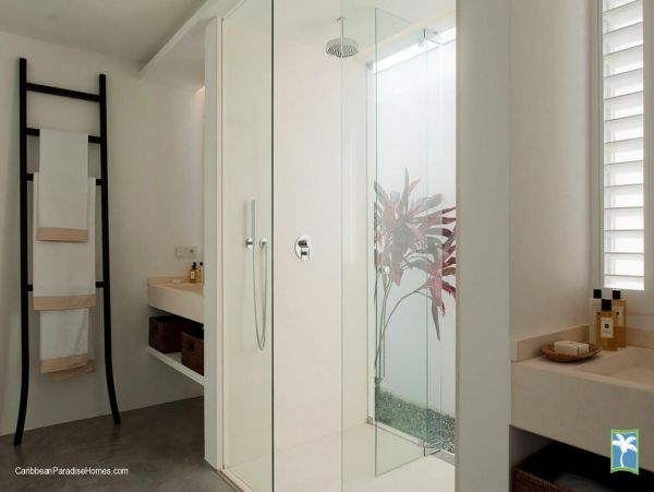 St. Barts Home 958091