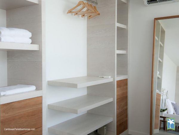St. Barts Home 958103