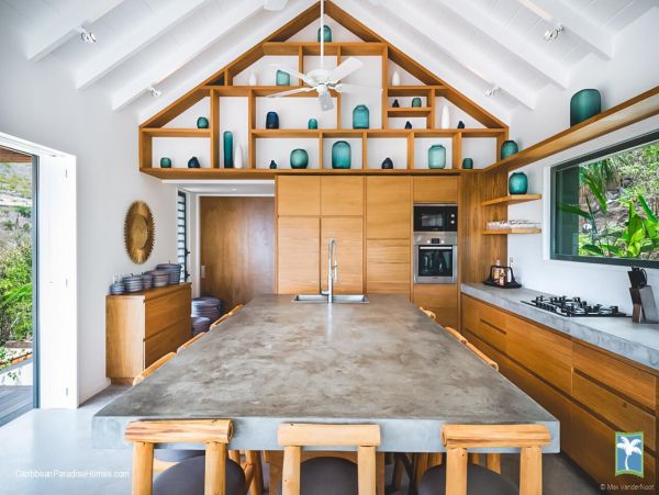 St. Barts Home 958116