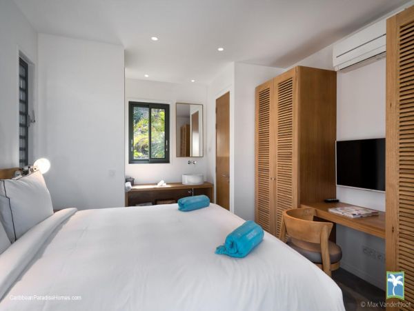 St. Barts Home 958116