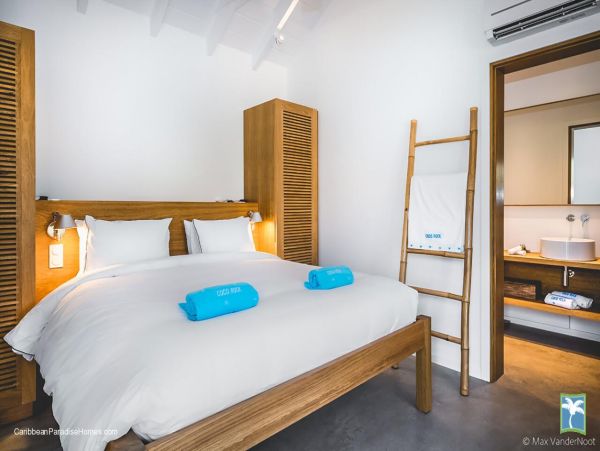 St. Barts Home 958116