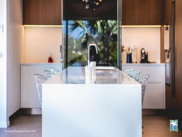 St. Barts Home 958125