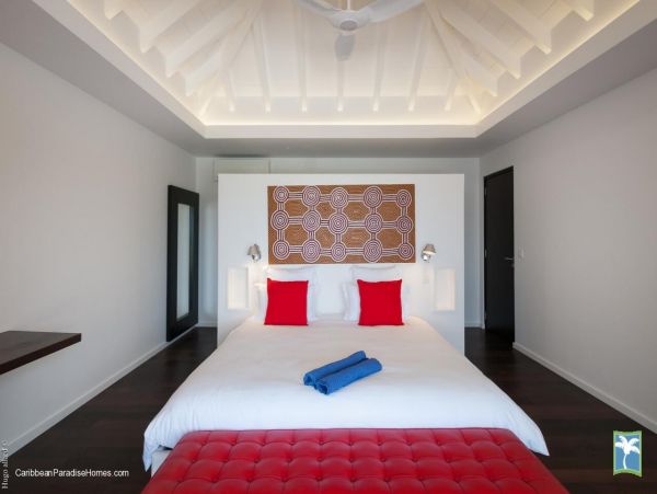 St. Barts Home 958126