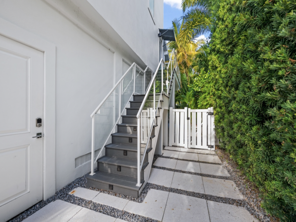 ANNA MARIA NORTH END BEACH HOUSE 3/3