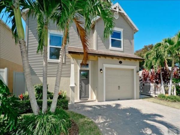 Three Bedroom Home with Private Pool on Anna Maria