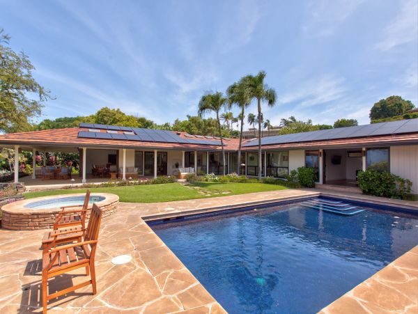 Charming 4 Bedroom Pool Vacation Rental with Ocean Views