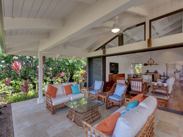 Charming 4 Bedroom Pool Vacation Rental with Ocean Views