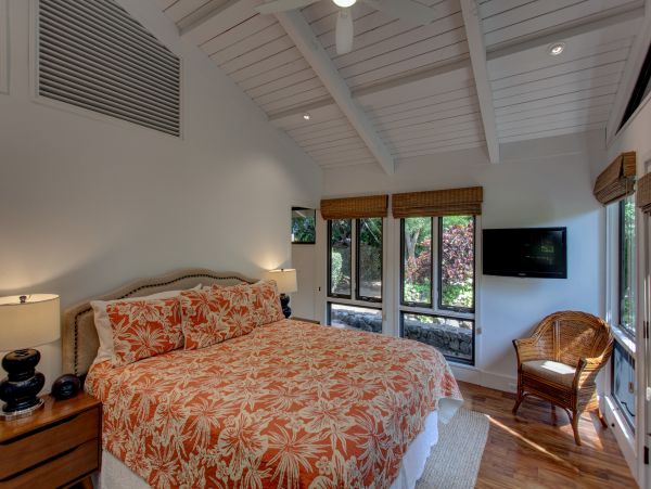Charming 4 Bedroom Pool Vacation Rental with Ocean Views