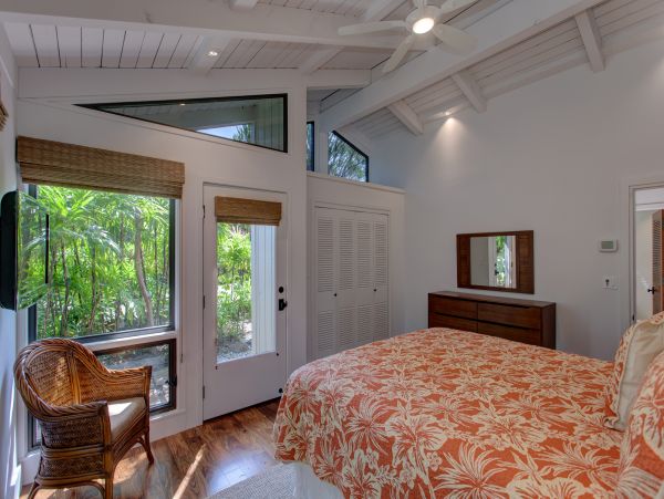 Charming 4 Bedroom Pool Vacation Rental with Ocean Views