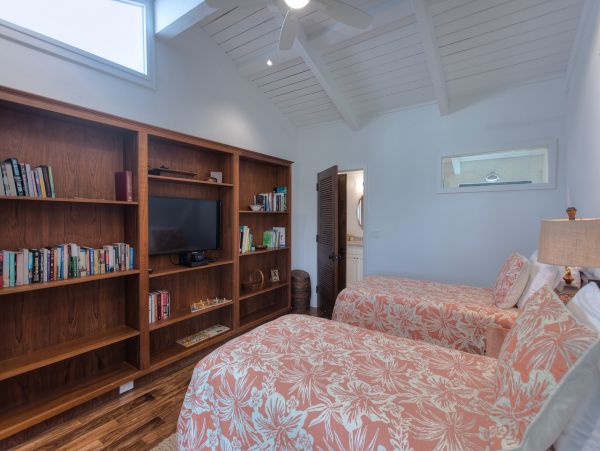Charming 4 Bedroom Pool Vacation Rental with Ocean Views