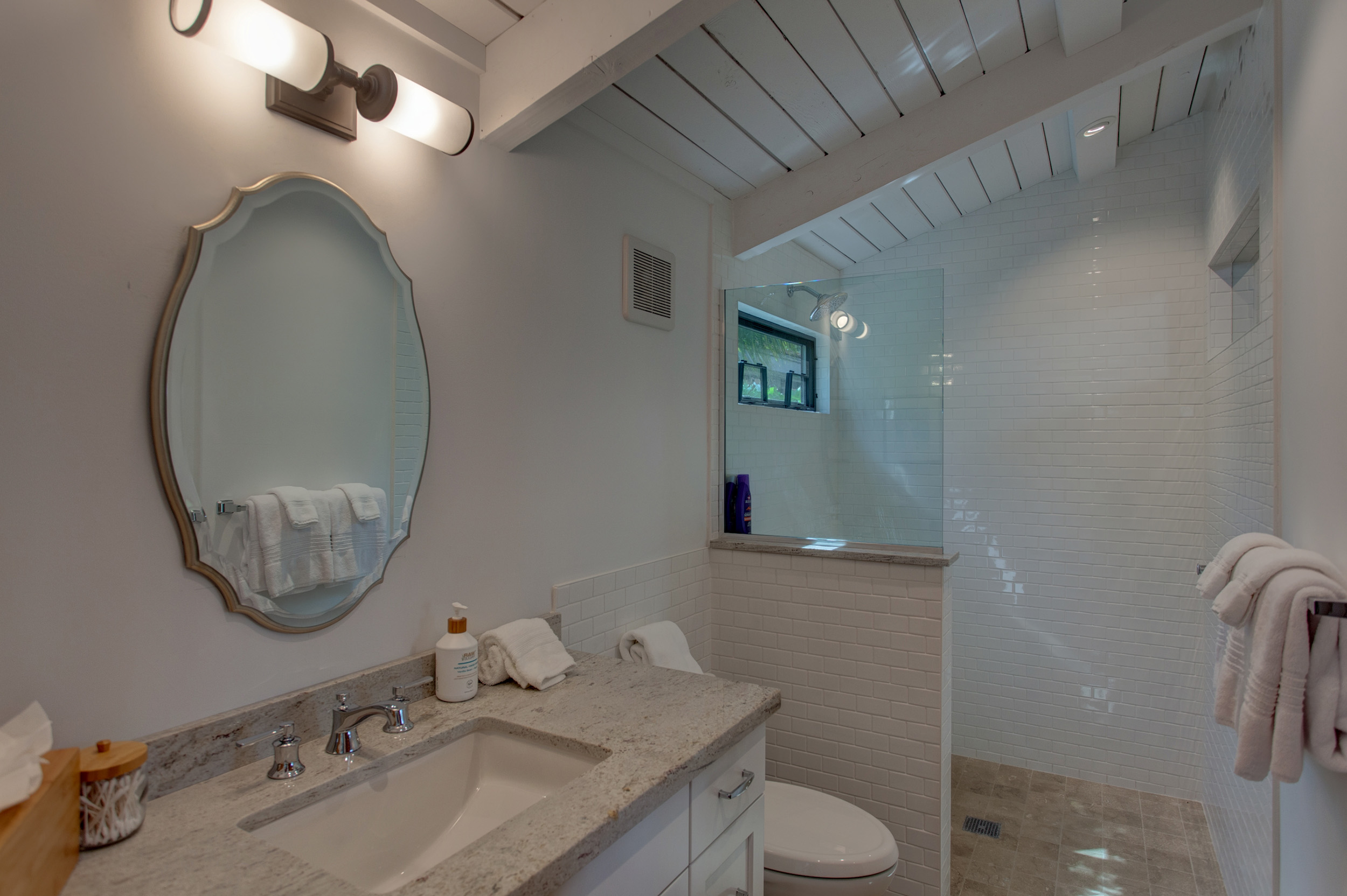 Charming 4 Bedroom Pool Vacation Rental with Ocean Views