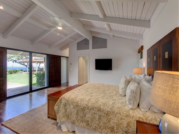 Charming 4 Bedroom Pool Vacation Rental with Ocean Views