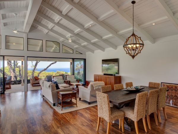 Charming 4 Bedroom Pool Vacation Rental with Ocean Views