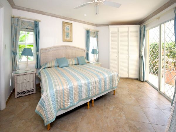 Barbados Condo 958261