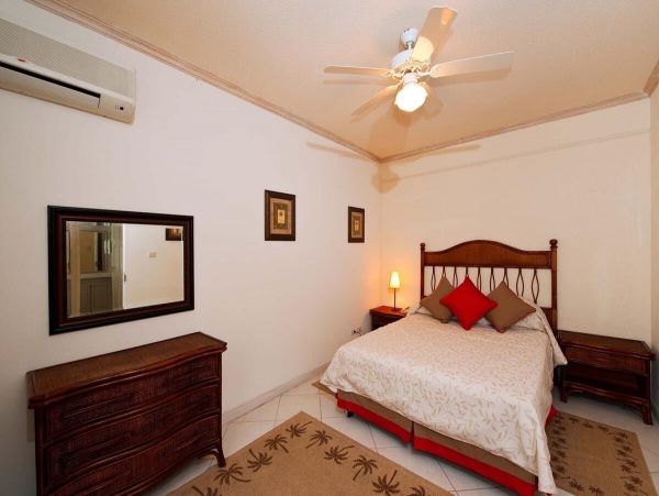 Barbados Condo 958263