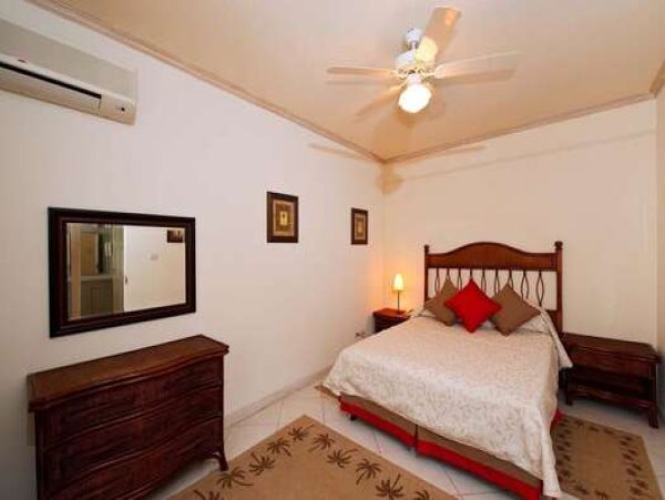 Barbados Condo 958263